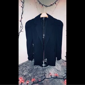 Classic Women’s Padded Shoulder Blazer